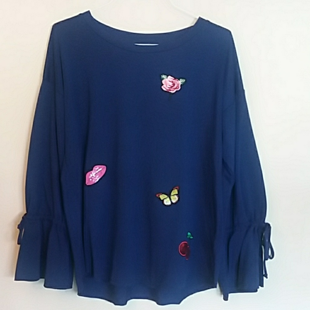 🦋NYC Collection Bell Sleeve Top
